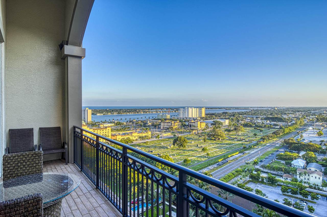 550 Okeechobee Boulevard - Photo 1