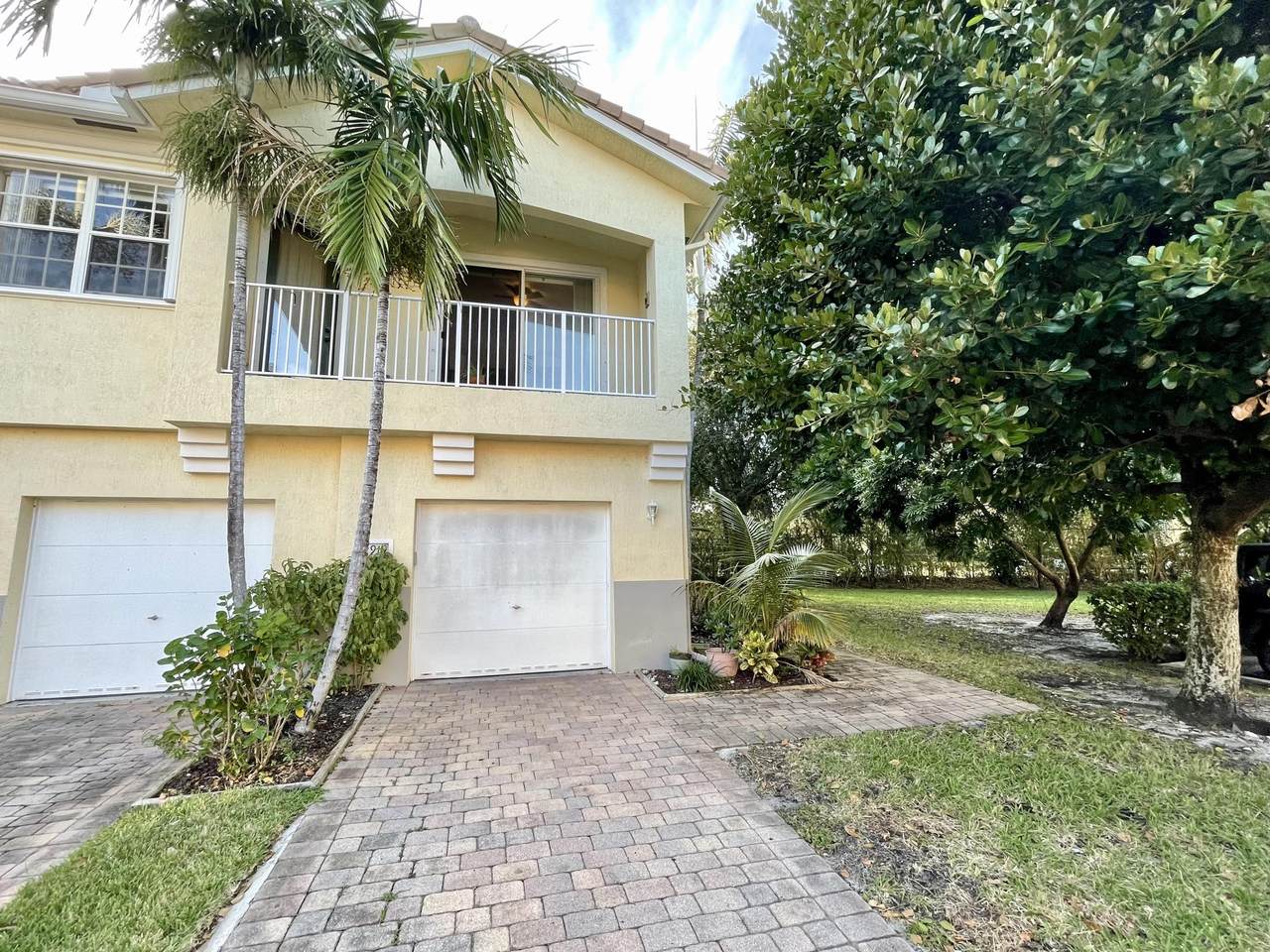 2919 Carvelle Drive - Photo 1