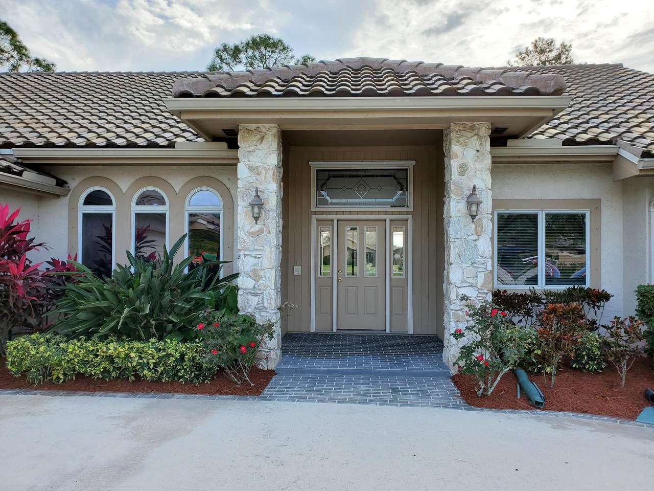 1318 Cottonwood Cove - Photo 1