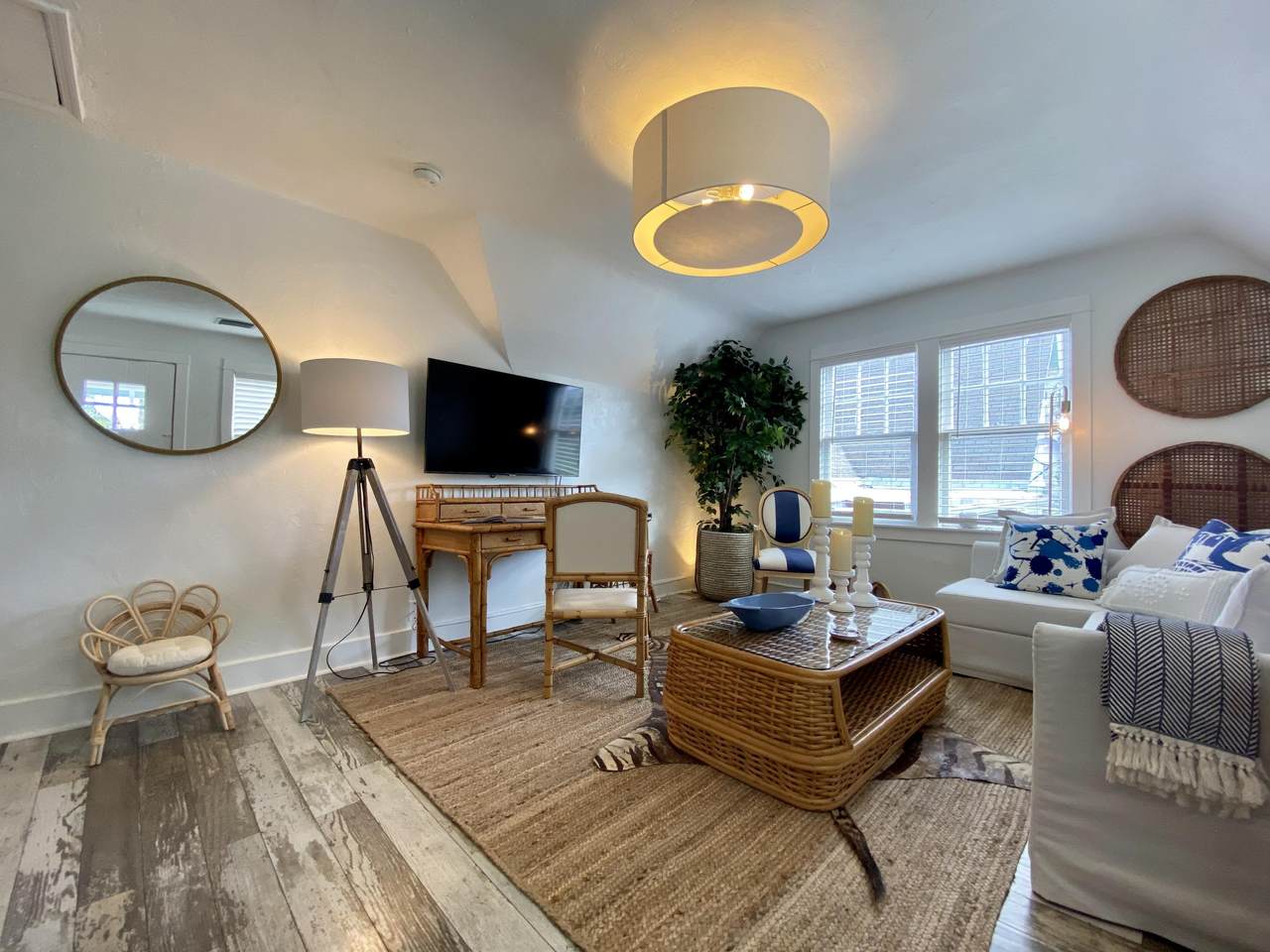 621 Lakeside Drive - Photo 1