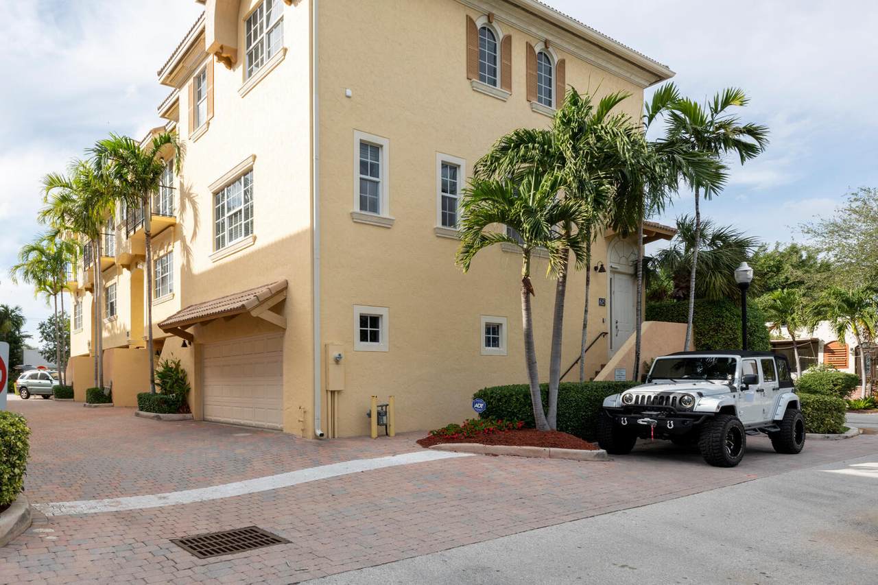 615 Renaissance Way - Photo 1