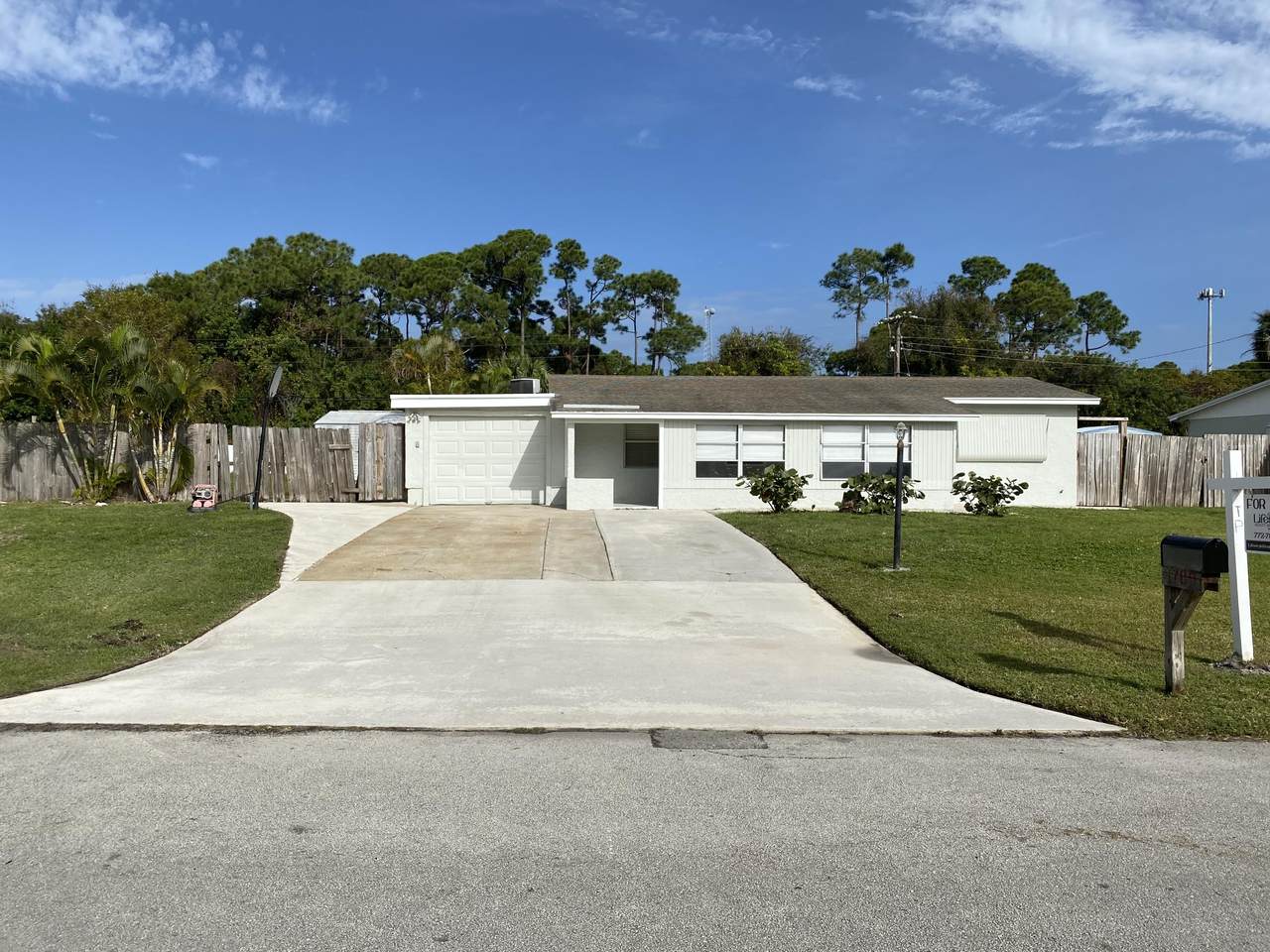 1789 Sunset Boulevard - Photo 1