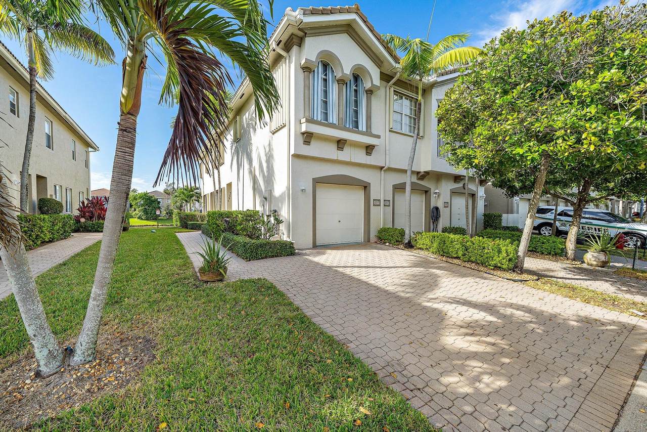3095 Laurel Ridge Circle - Photo 1