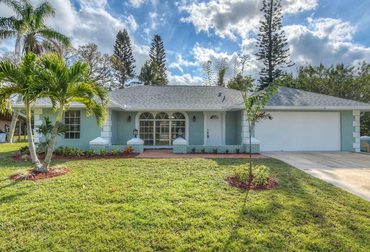 449 Camelot Drive - Photo 1
