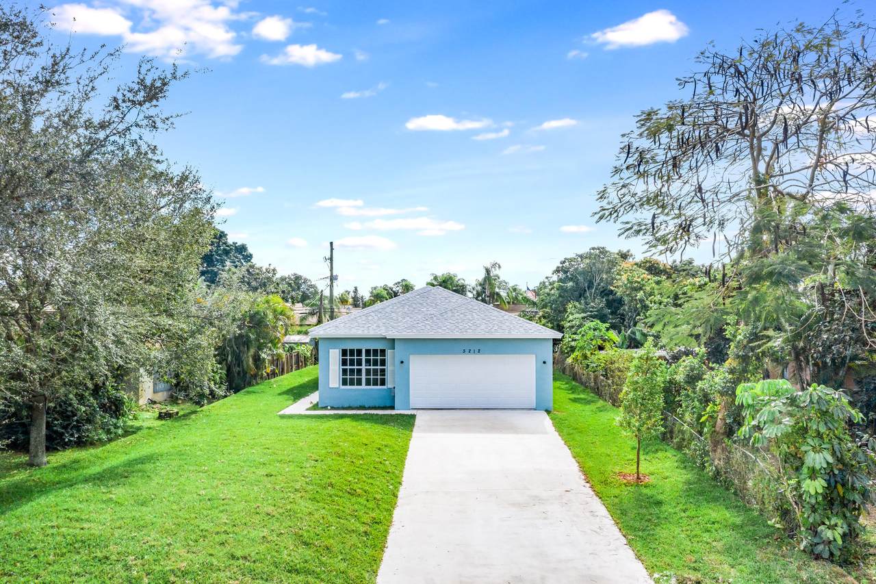5212 Ferndale Drive - Photo 1