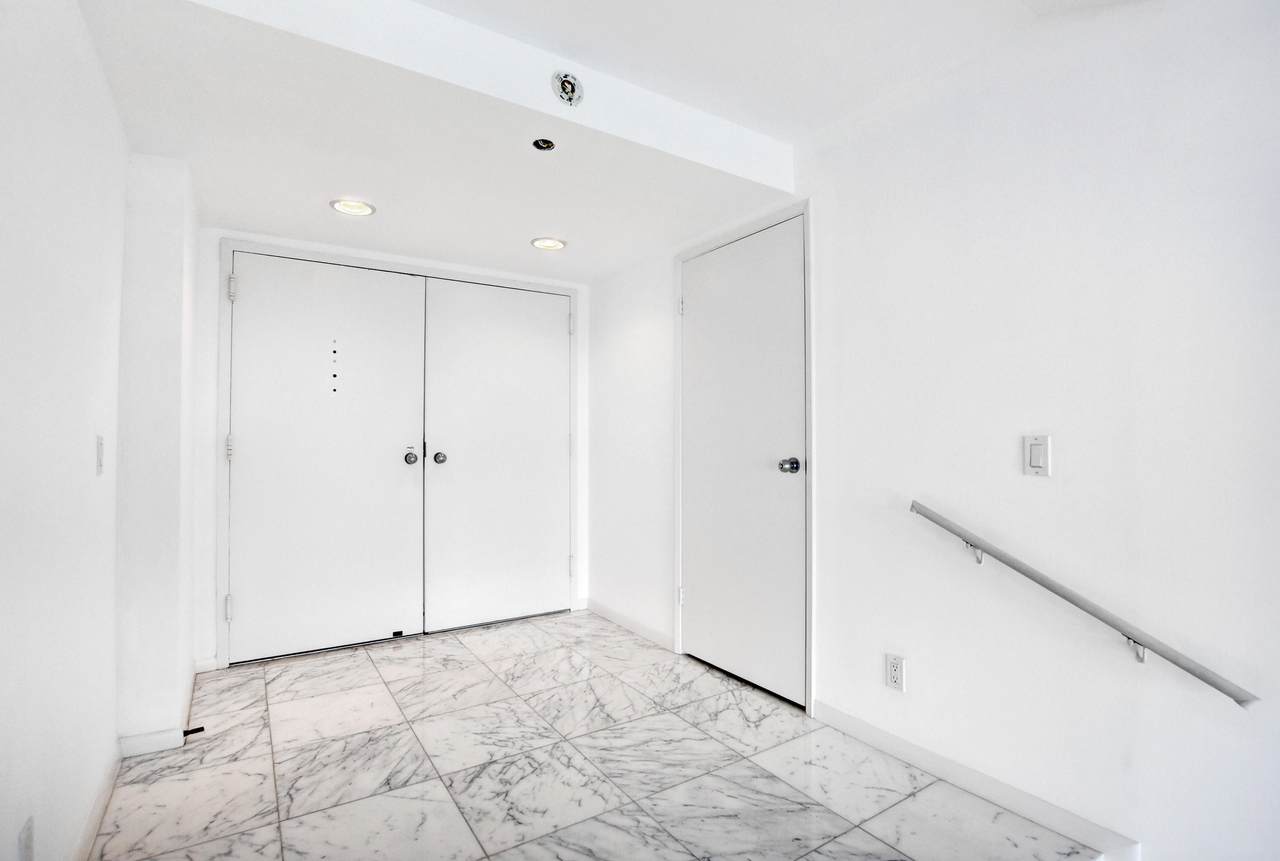 1900 Consulate 703 Place - Photo 1