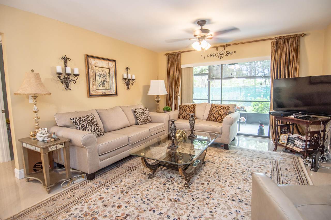 1230 Parkview Place - Photo 1