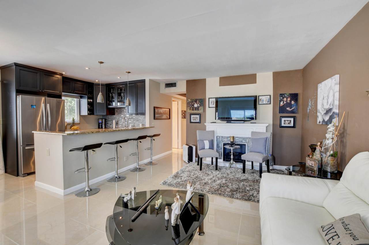 201 Mansfield - Photo 1