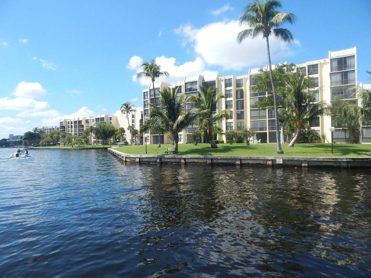 6 Royal Palm Way - Photo 1