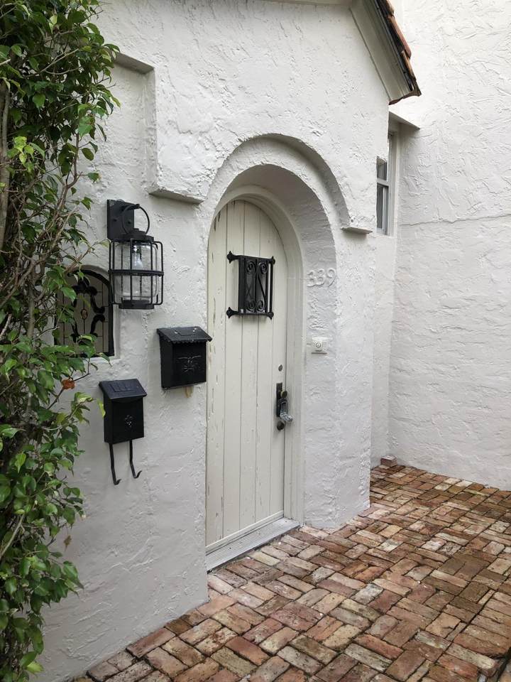 339 Cocoanut Row - Photo 1