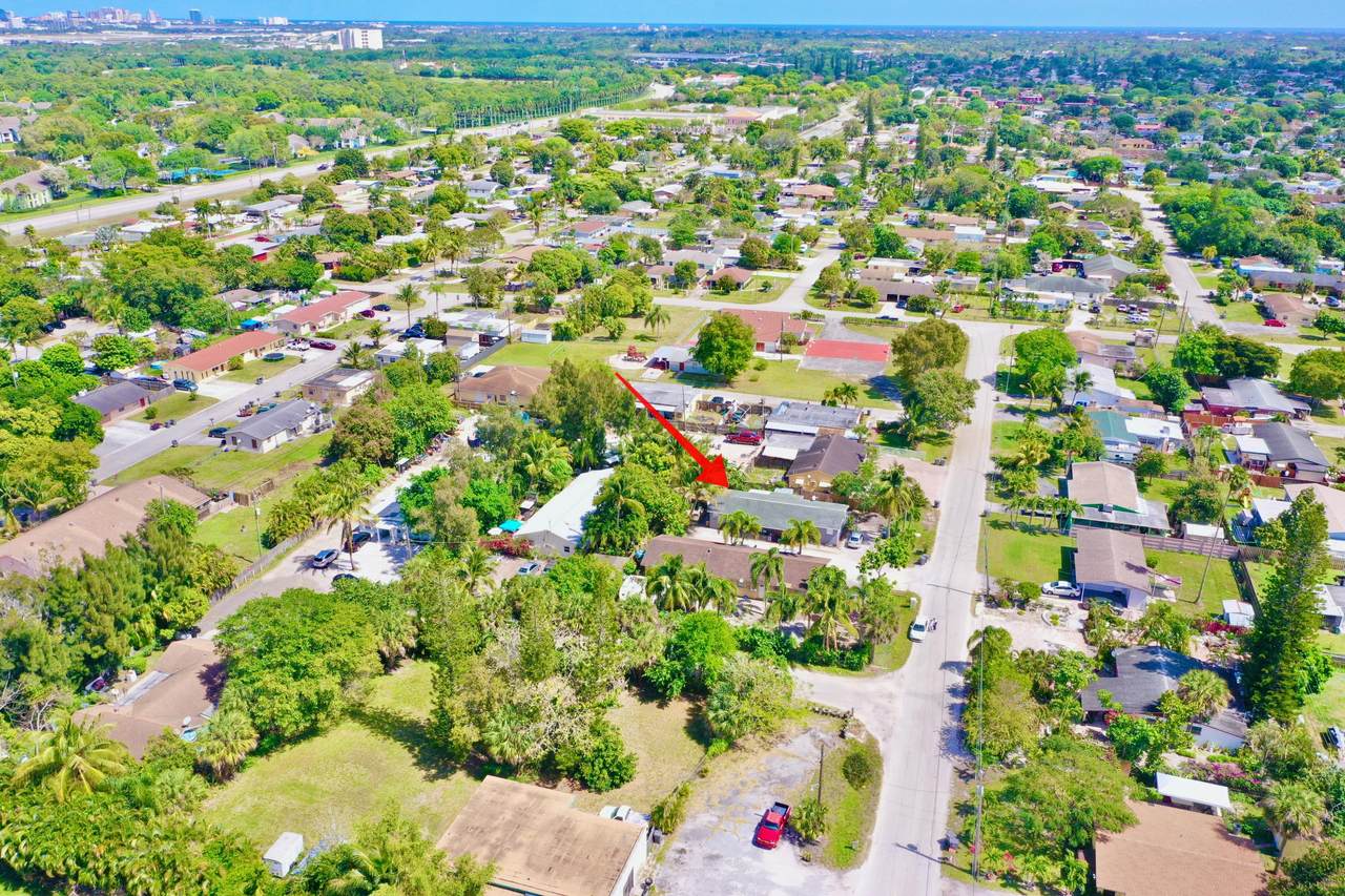 4335 Palm Avenue - Photo 1