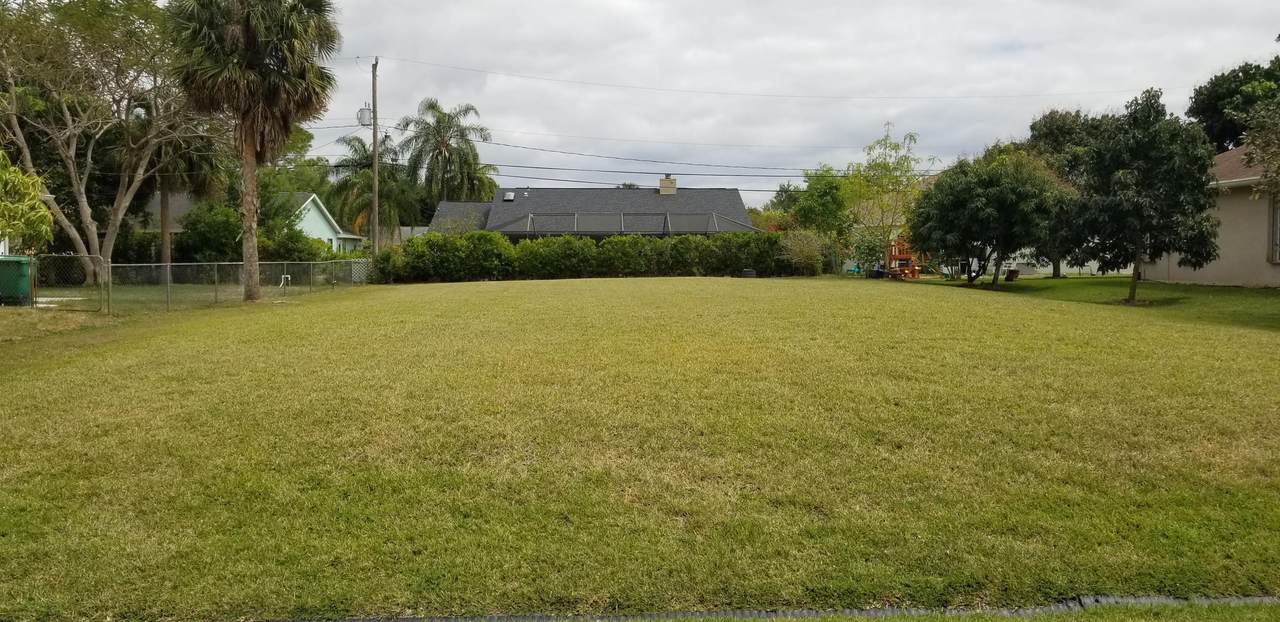 2577 Kenilworth Street - Photo 1