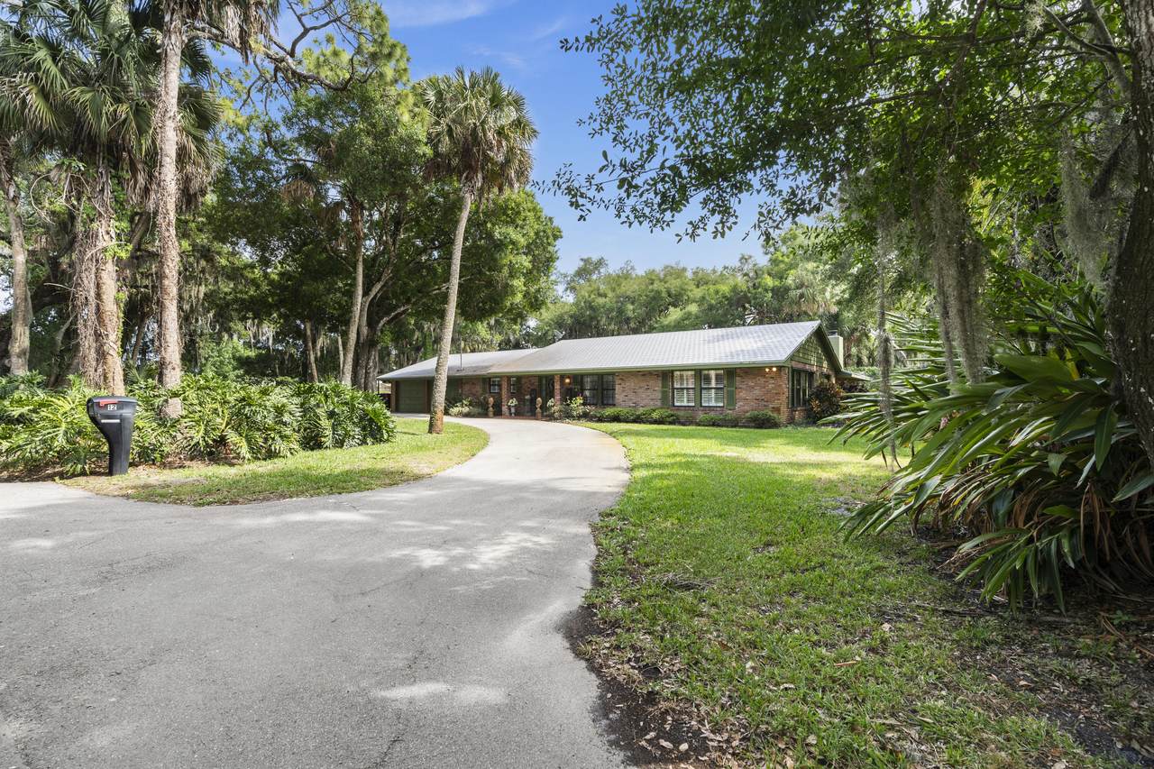1201 Charlotta Street - Photo 1
