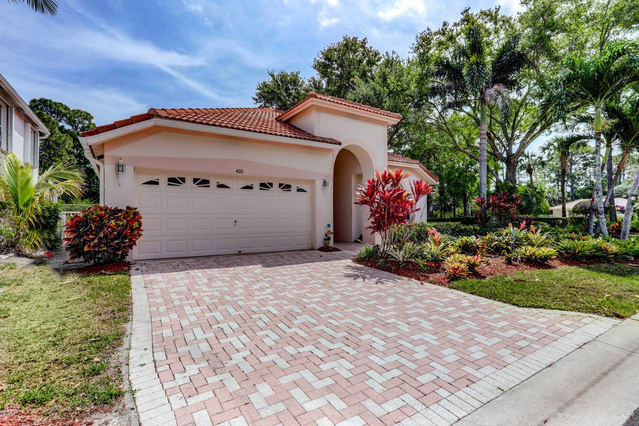 400 Woodview Circle - Photo 1