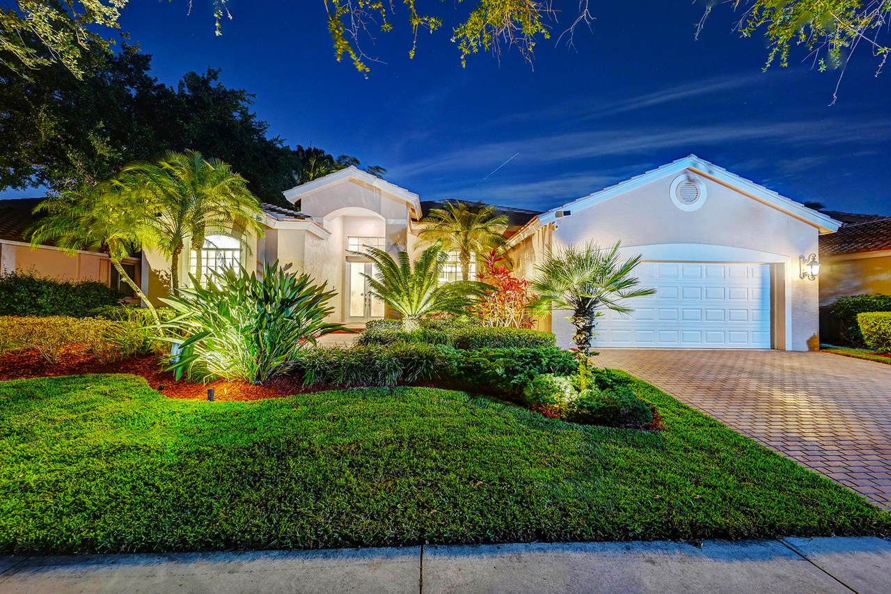 2724 Oakbrook Drive - Photo 1