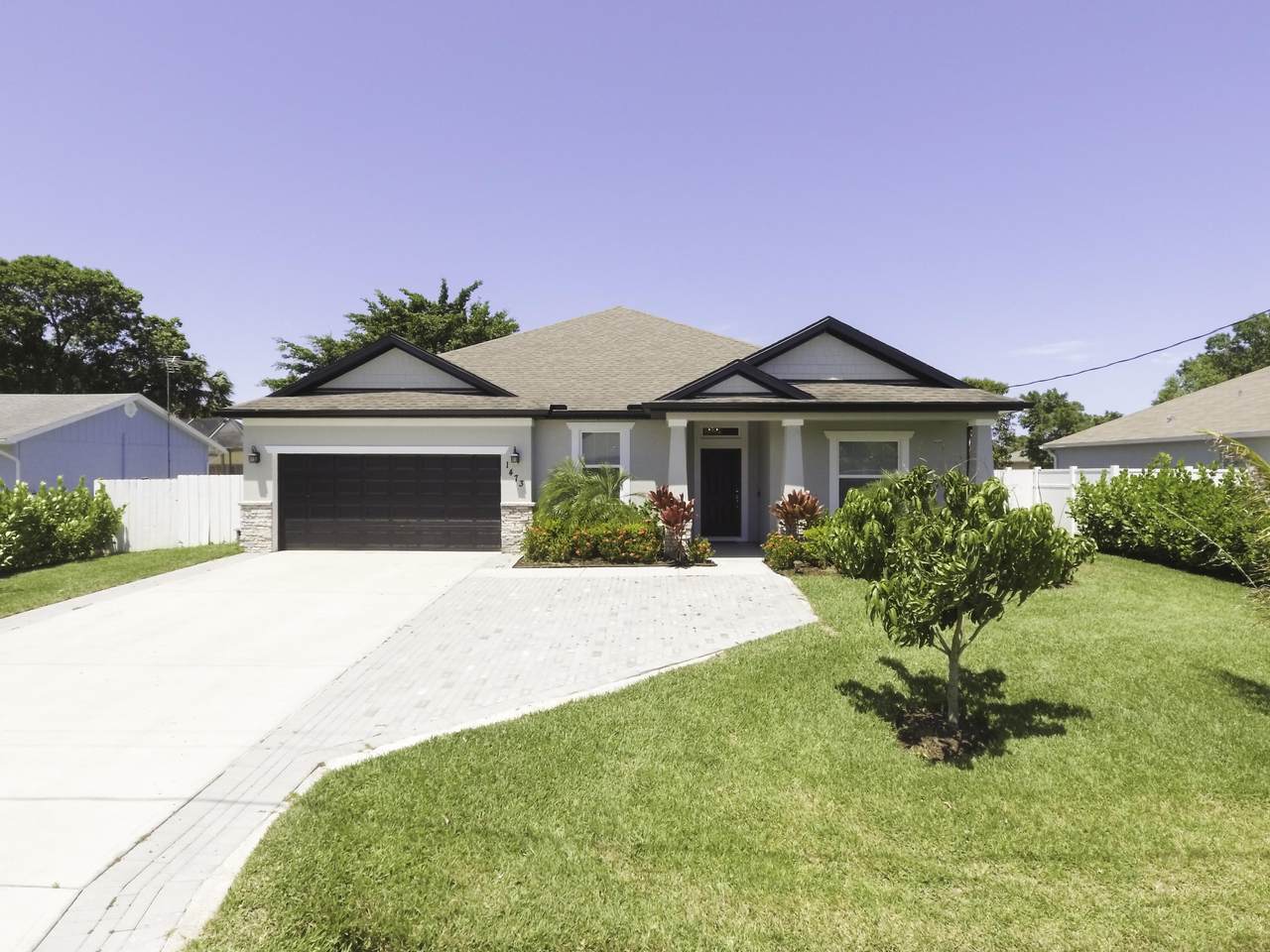 1473 Gastador Avenue - Photo 1