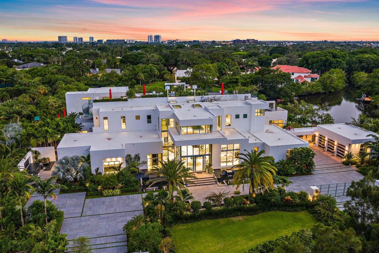 1104 Seminole Boulevard - Photo 1