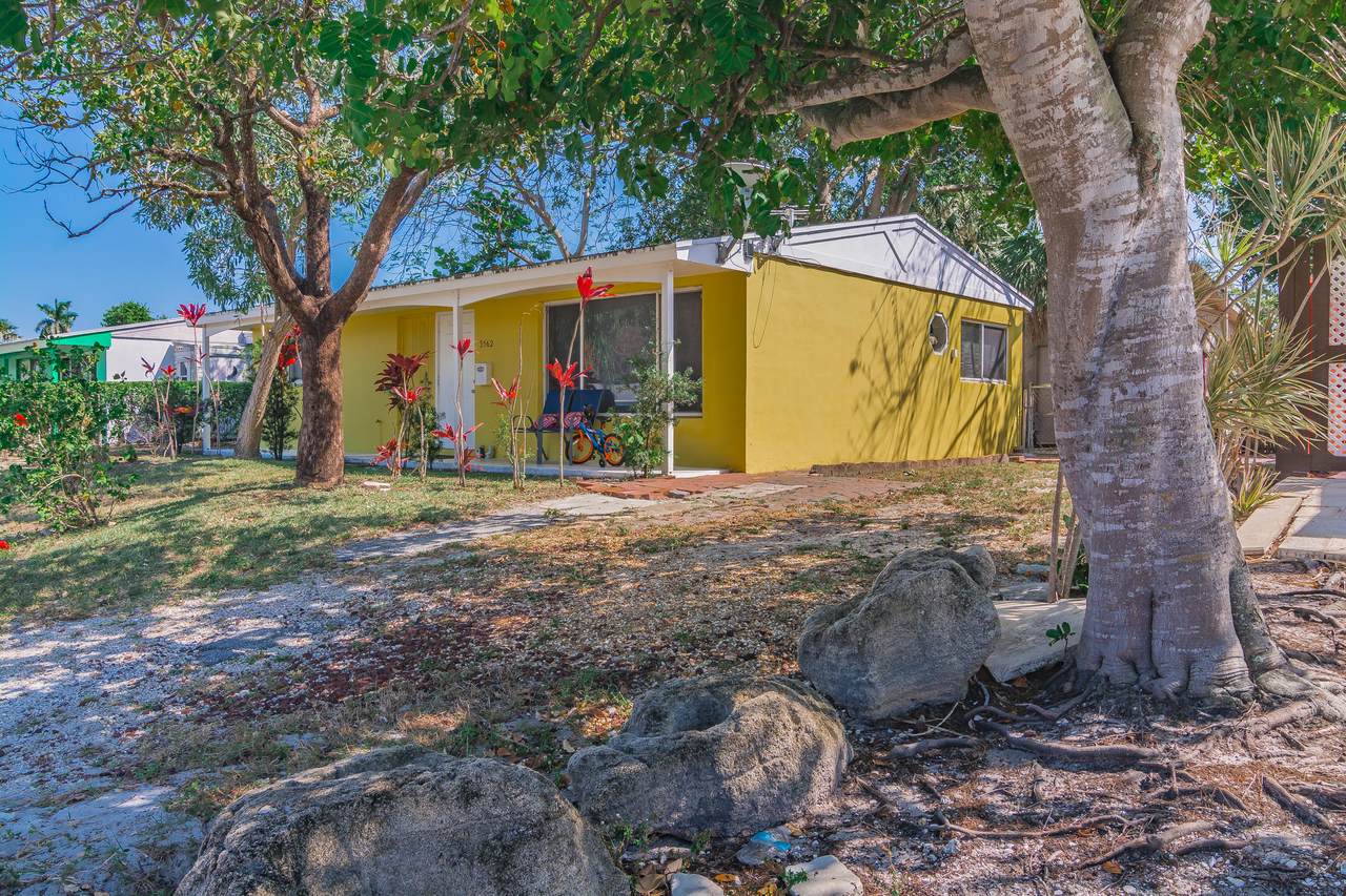 3562 Florida Boulevard - Photo 1