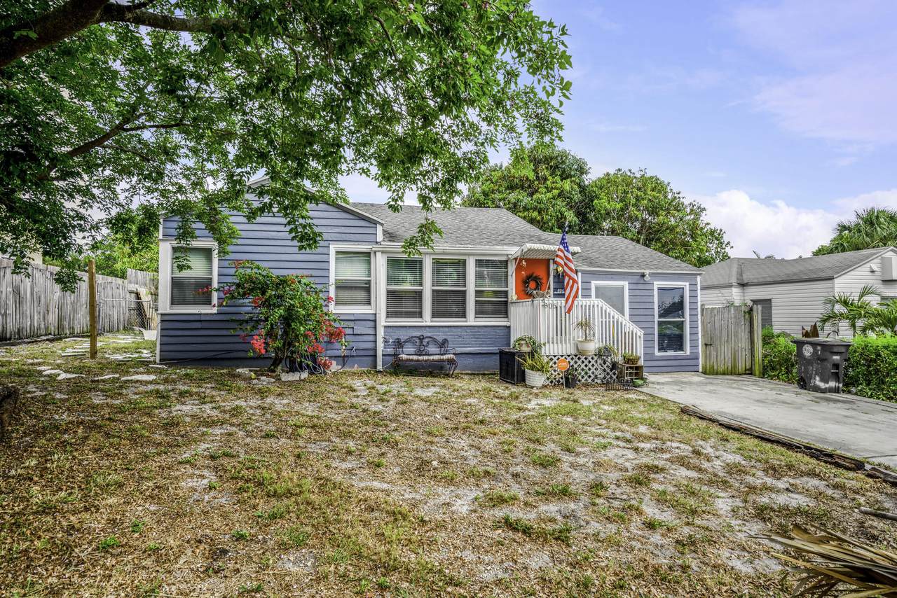 806 Hampton Road - Photo 1