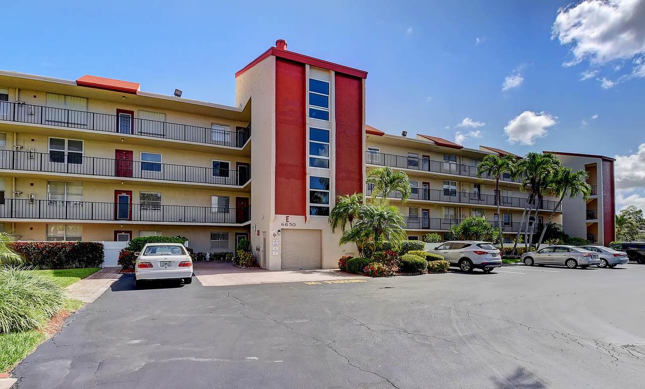 6650 S. Oriole Boulevard - Photo 1