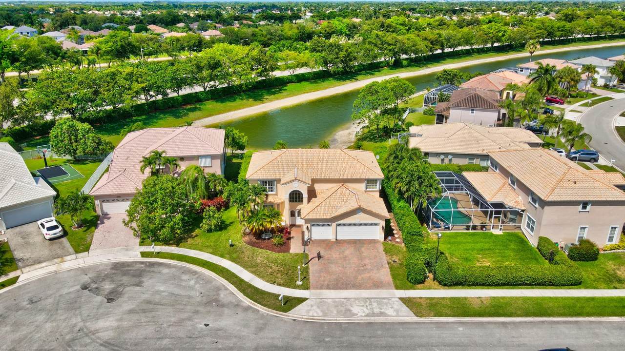 21798 Sugarberry Circle - Photo 1