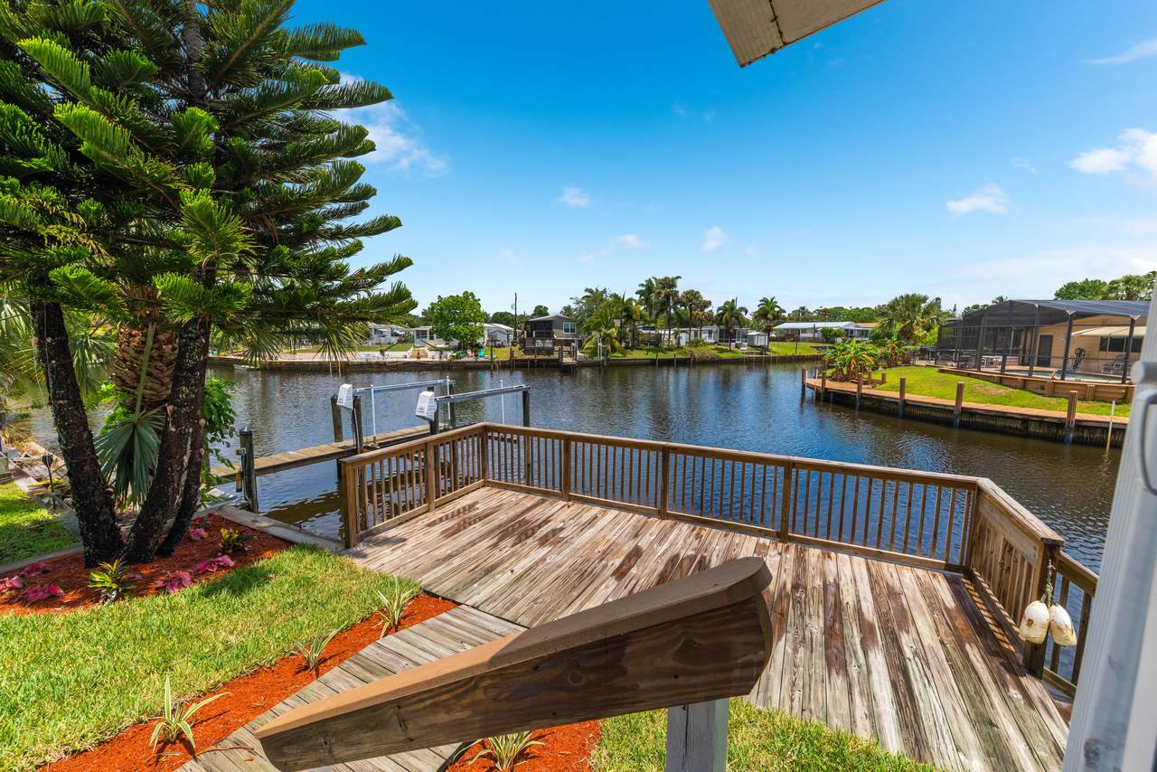 131 Paradise Place - Photo 1
