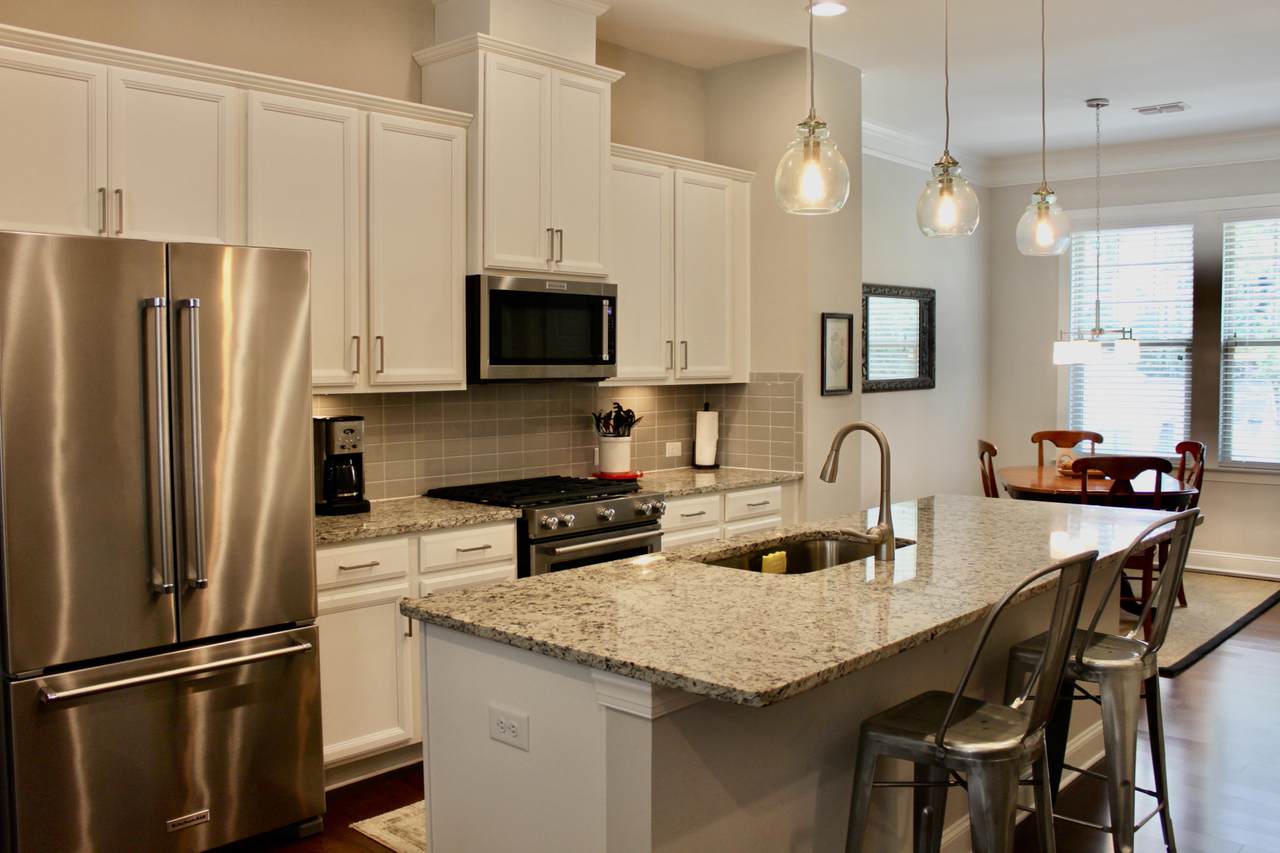 1811 Hislop Lane - Photo 1