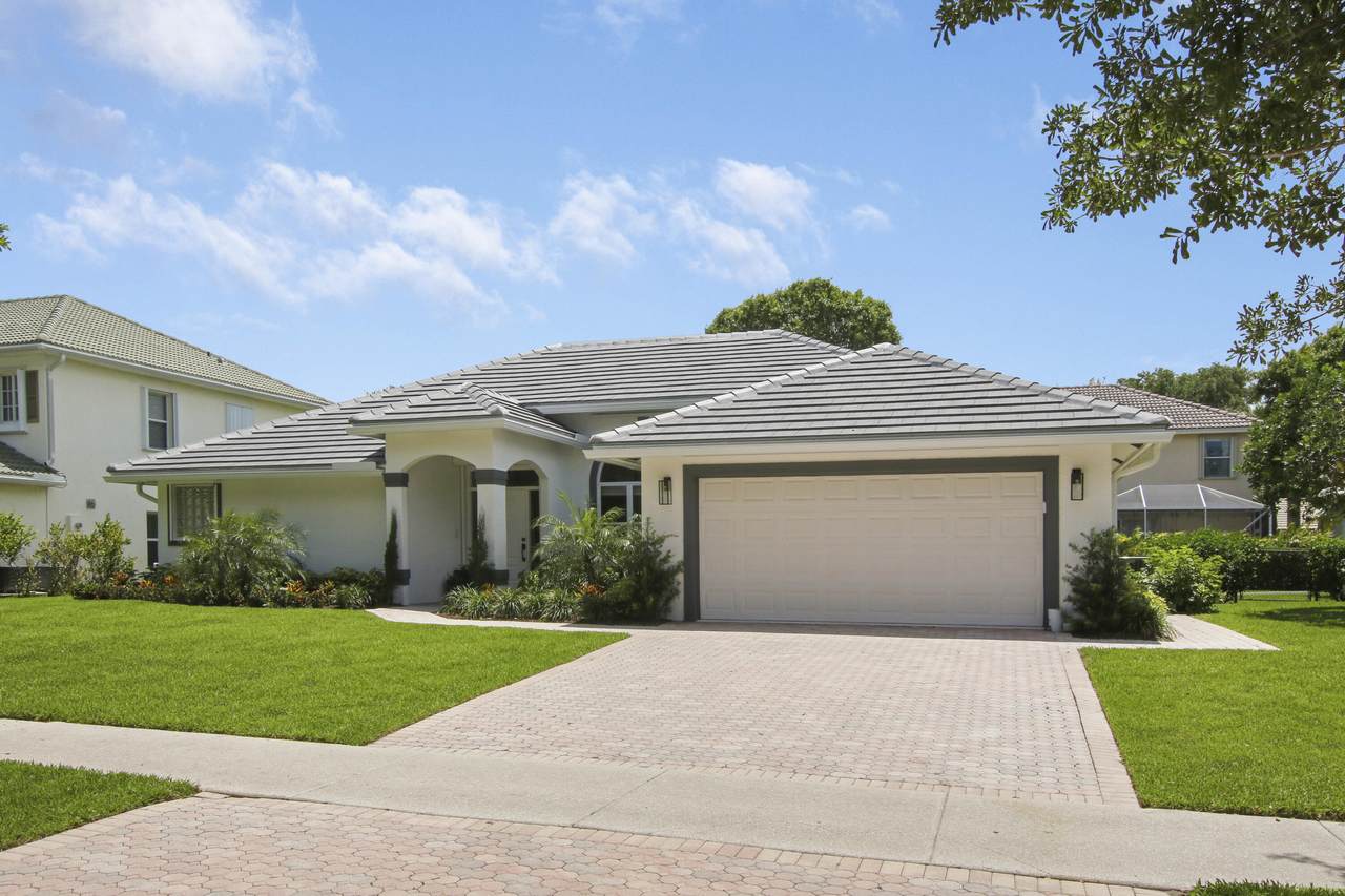 1021 Egret Circle - Photo 1