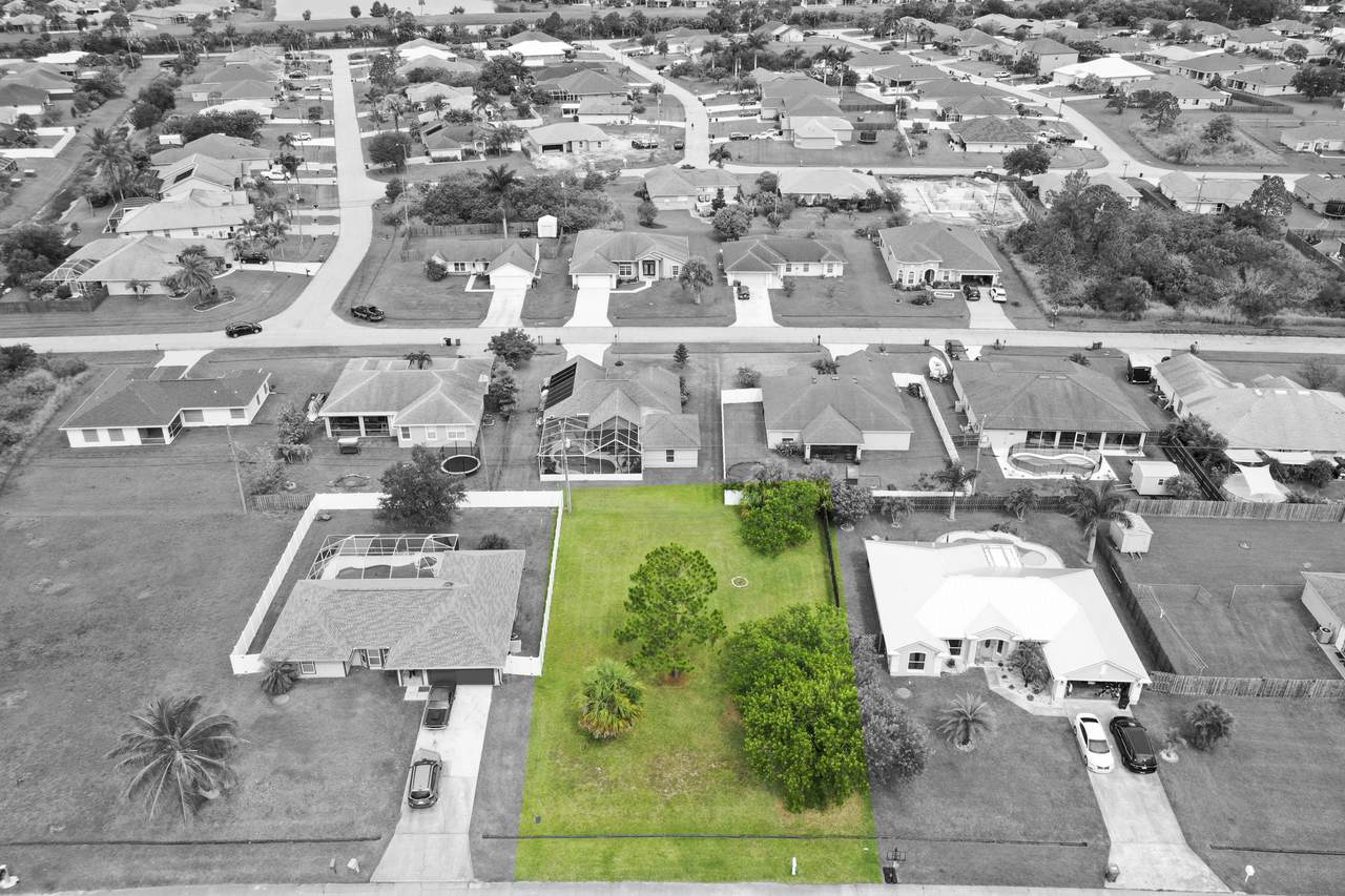 1976 Glendale Street - Photo 1