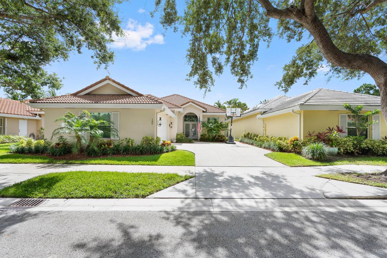 180 Hampton Place - Photo 1