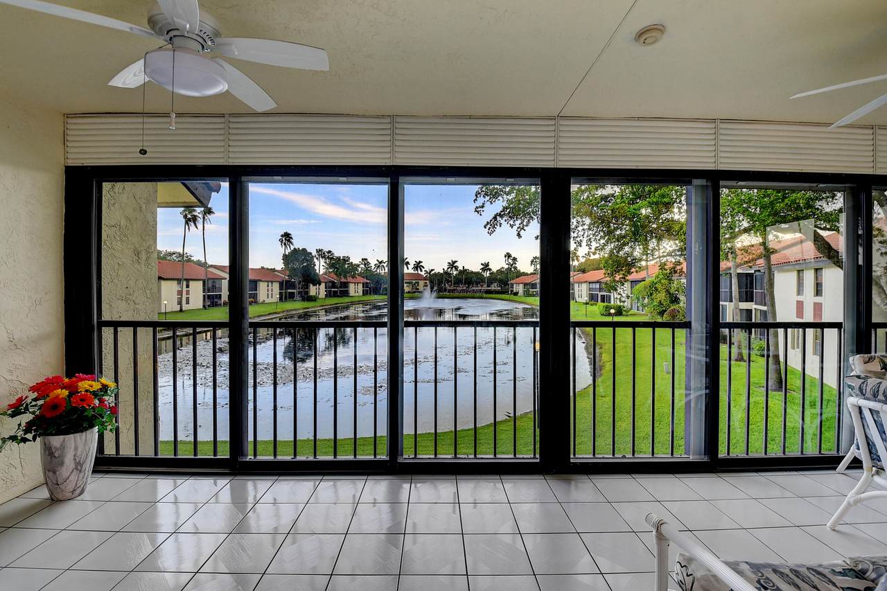 10255 Circle Lake Drive - Photo 1