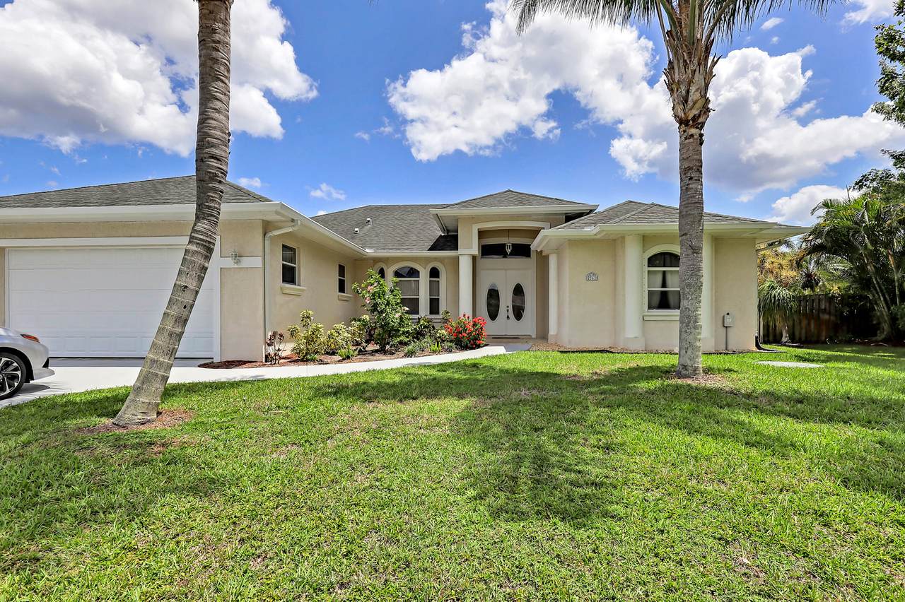 2362 Mariola Avenue - Photo 1