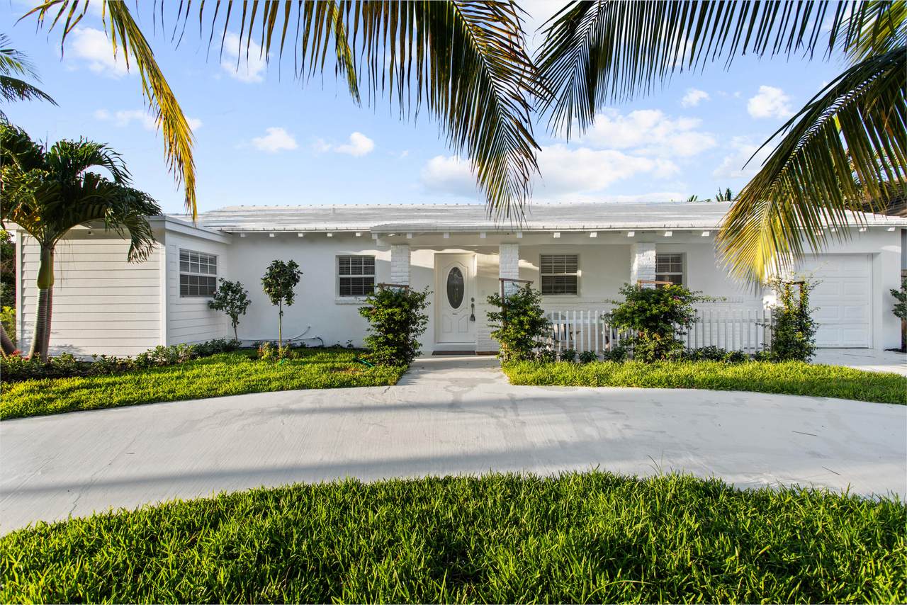 208 Linda Lane - Photo 1
