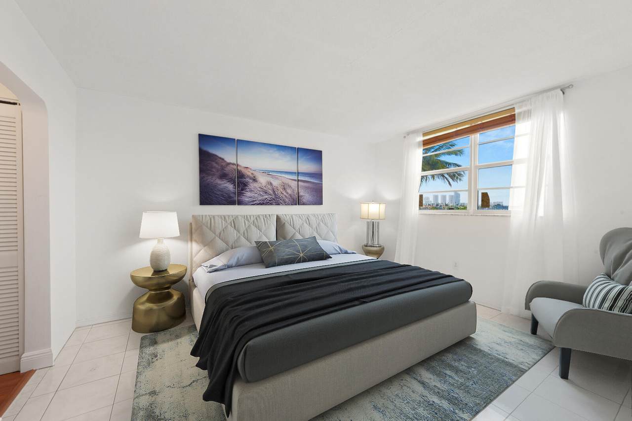 2910 Point Drive - Photo 1