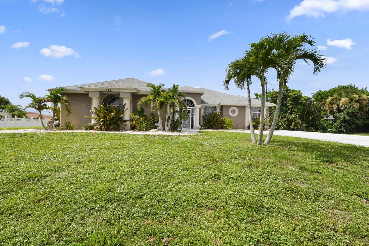 711 Gretchen Terrace - Photo 1