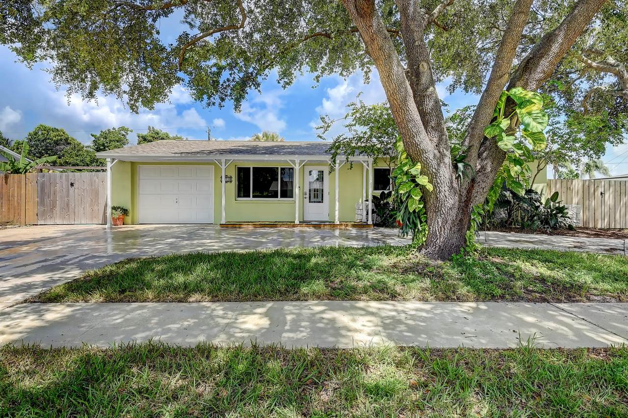 440 Inglewood Drive - Photo 1