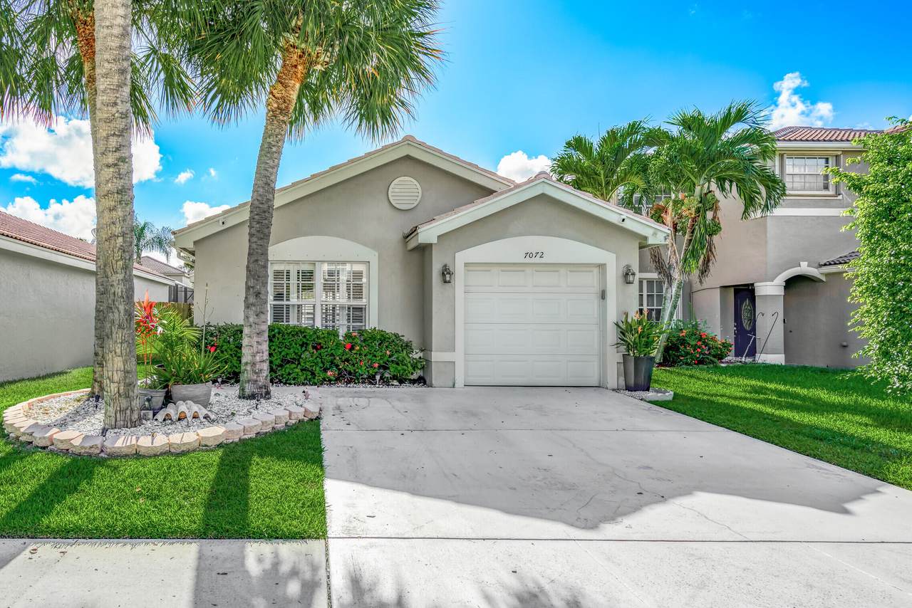 7072 Chesapeake Circle - Photo 1
