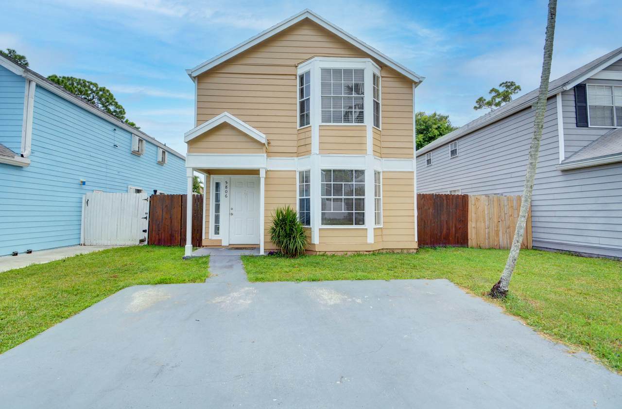 5806 Thisledown Court - Photo 1