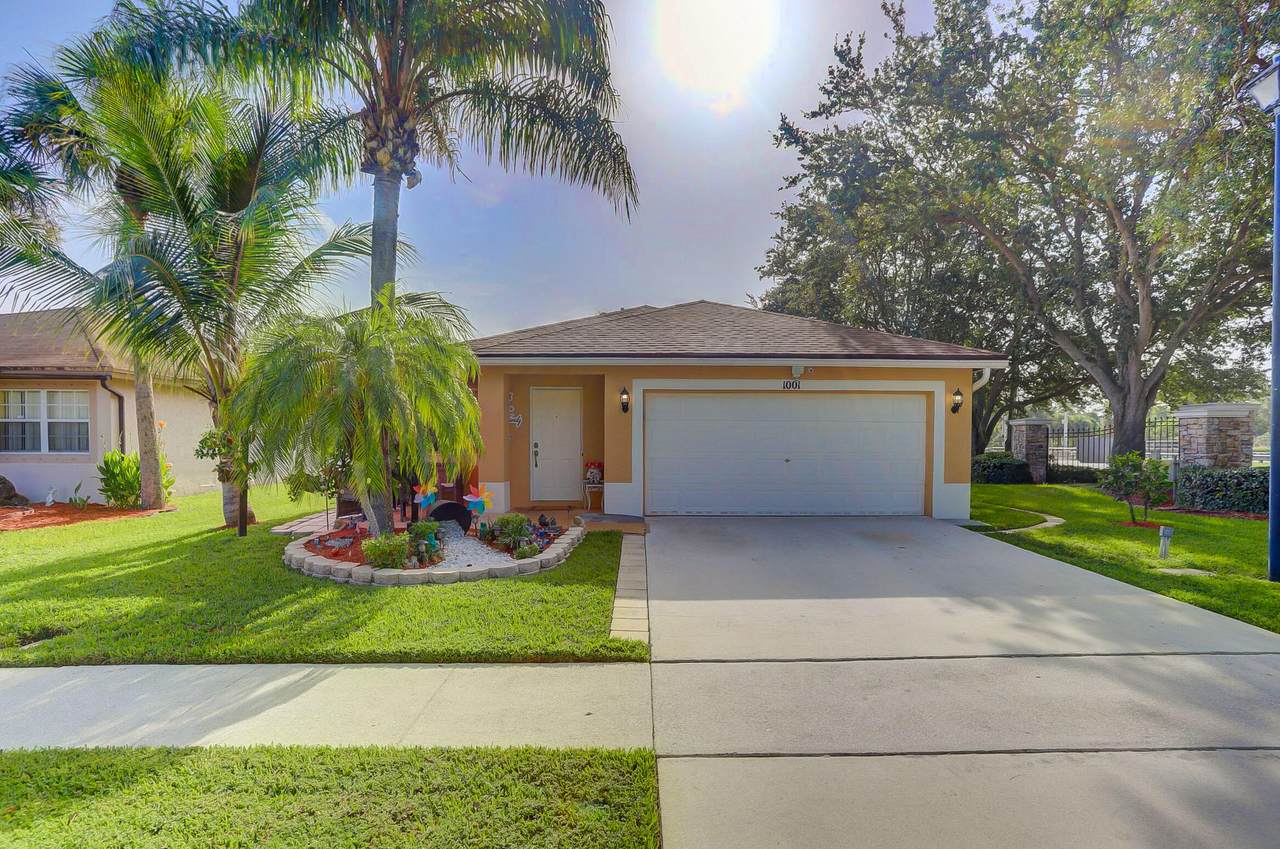 1001 Park Hill Drive - Photo 1