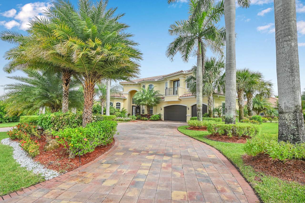 7748 Maywood Crest Drive - Photo 1