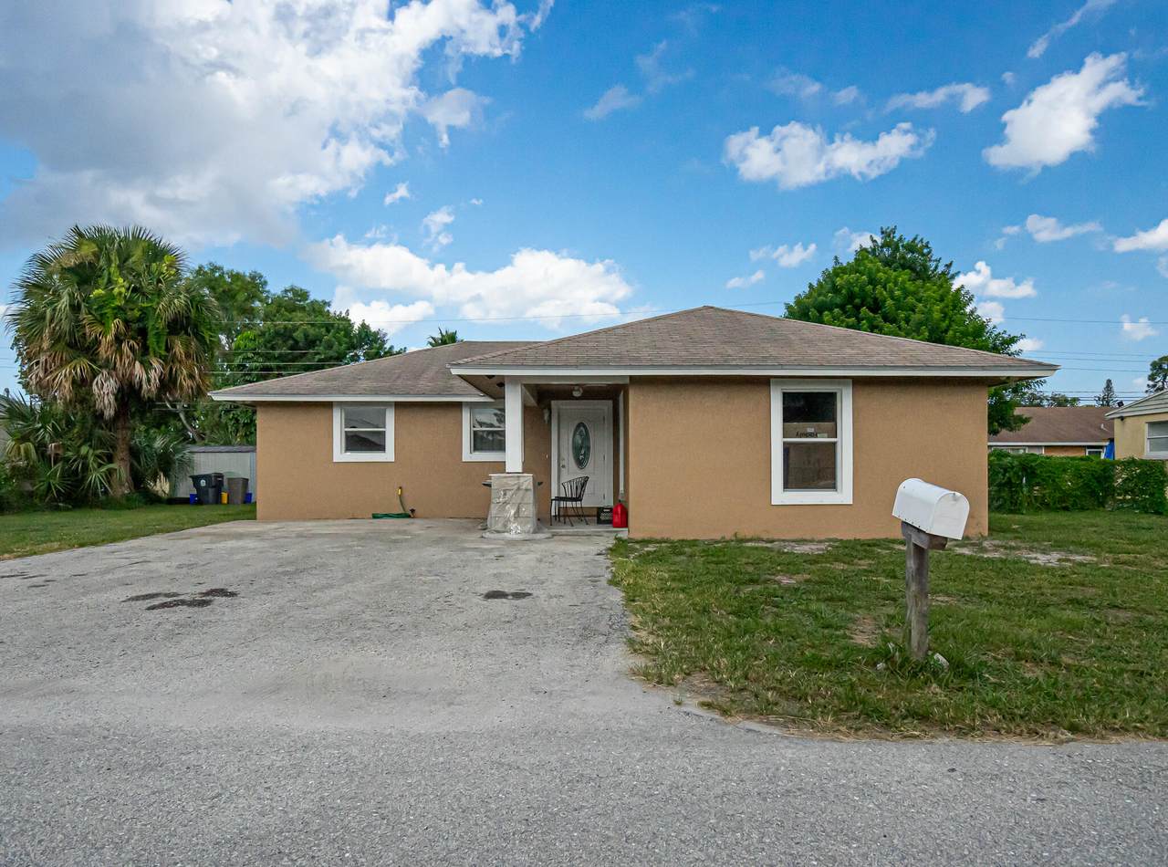 2136 Bonnie Drive - Photo 1
