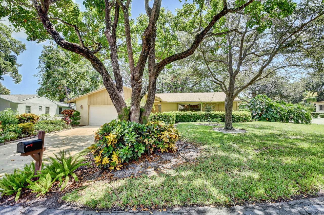 737 25th Avenue - Photo 1