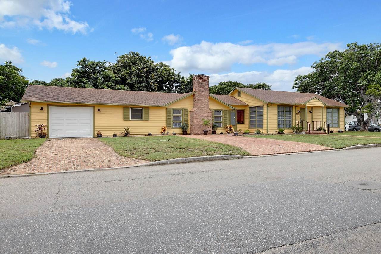 1230 C Street - Photo 1