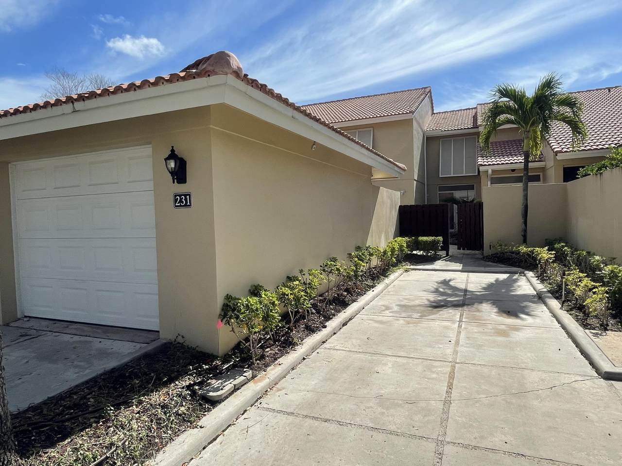 231 Old Meadow Way - Photo 1
