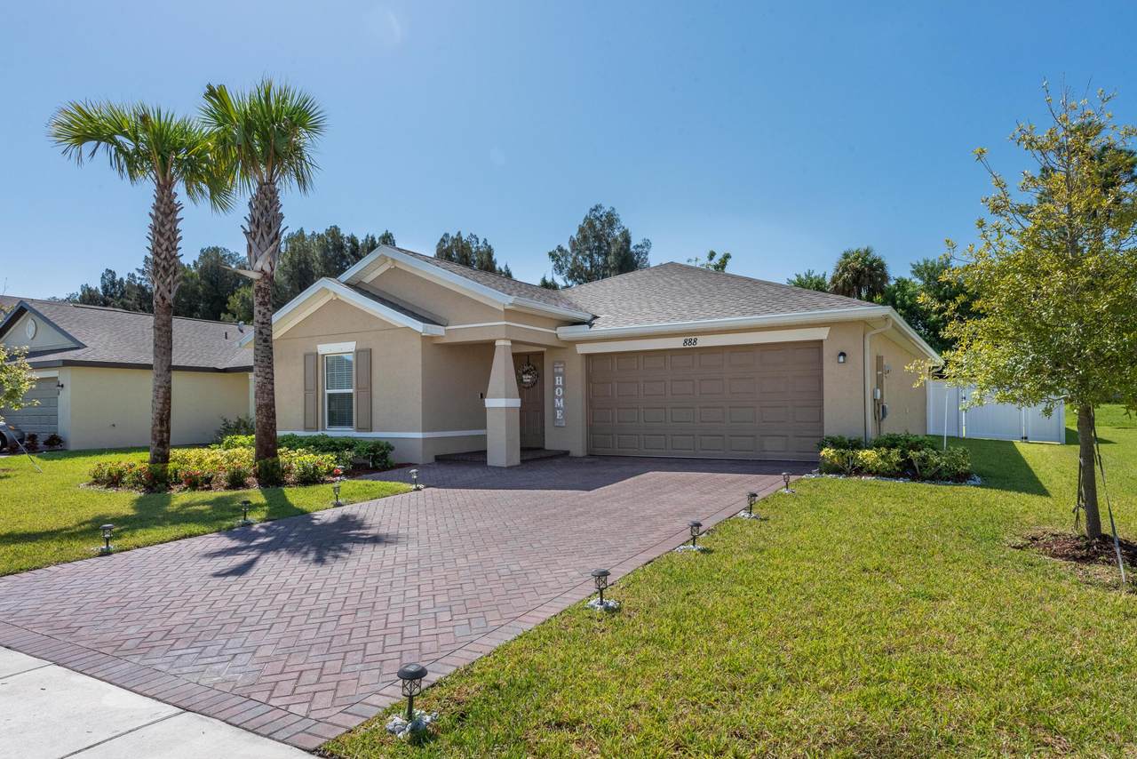 888 Bent Creek Drive - Photo 1
