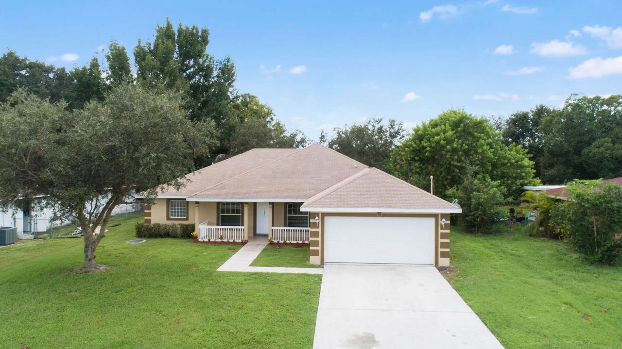 1192 Sabina Lane - Photo 1
