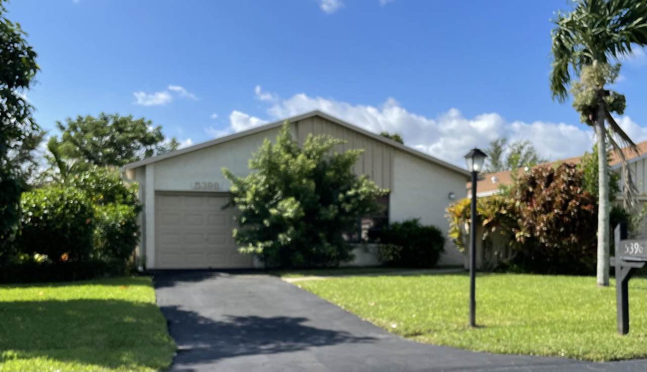 5398 Mirror Lakes Boulevard - Photo 1