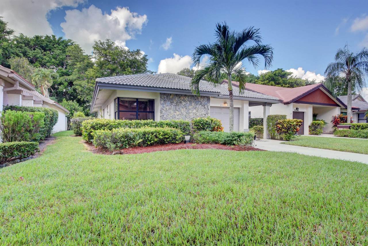 4996 Boxwood Circle - Photo 1