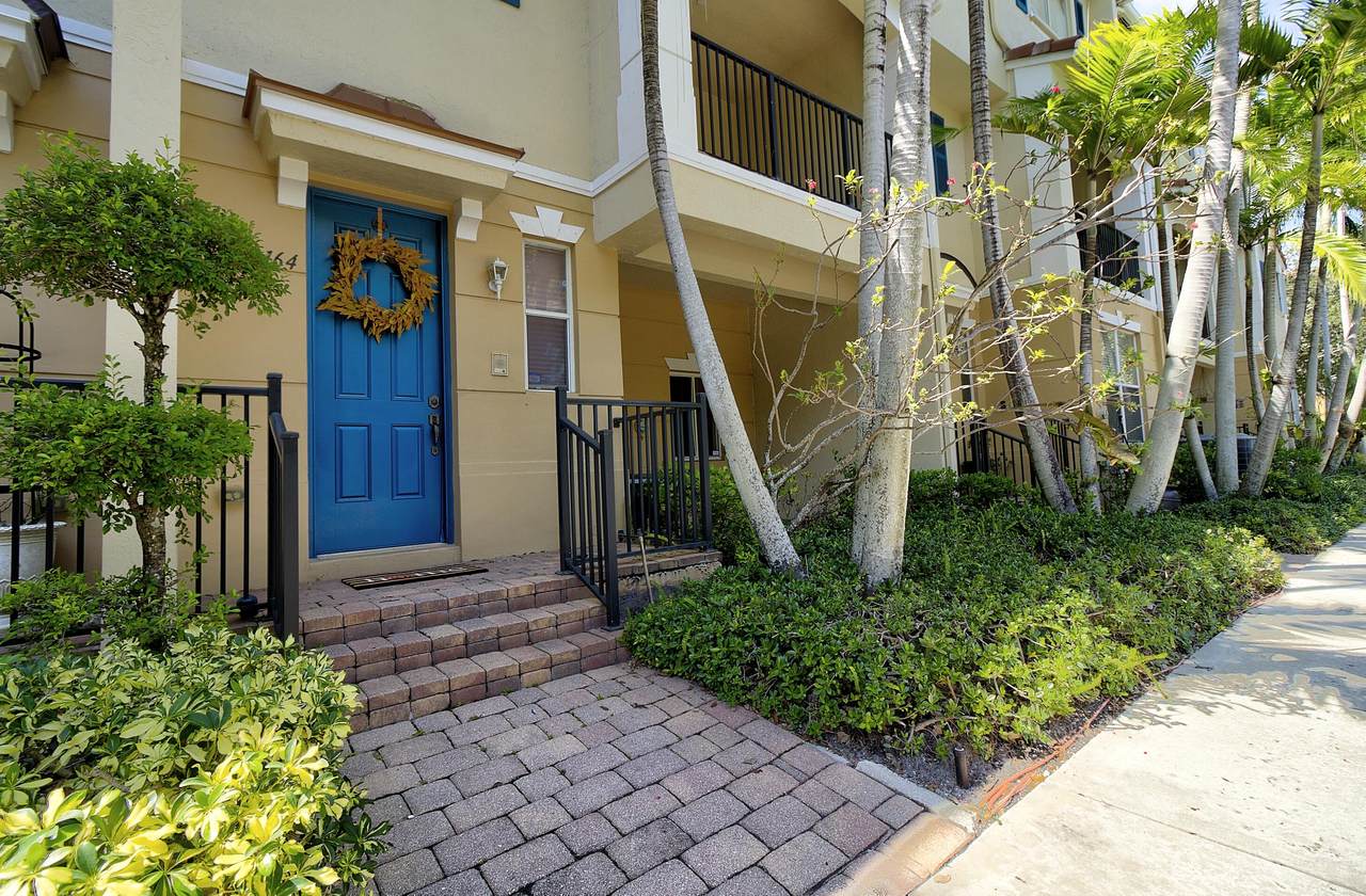 3164 Greenleaf Circle - Photo 1