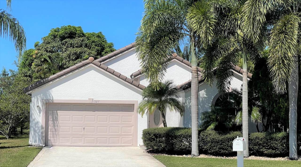 1527 Carriage Brooke Drive - Photo 1